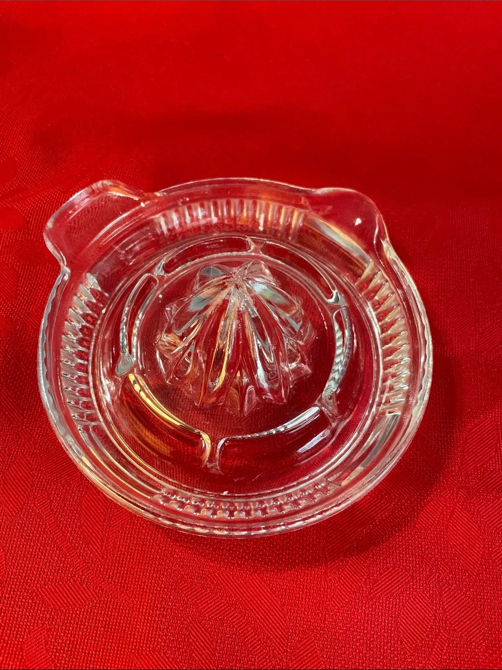 Clear Glass Citrus Juicer - Classic Manual Juicer